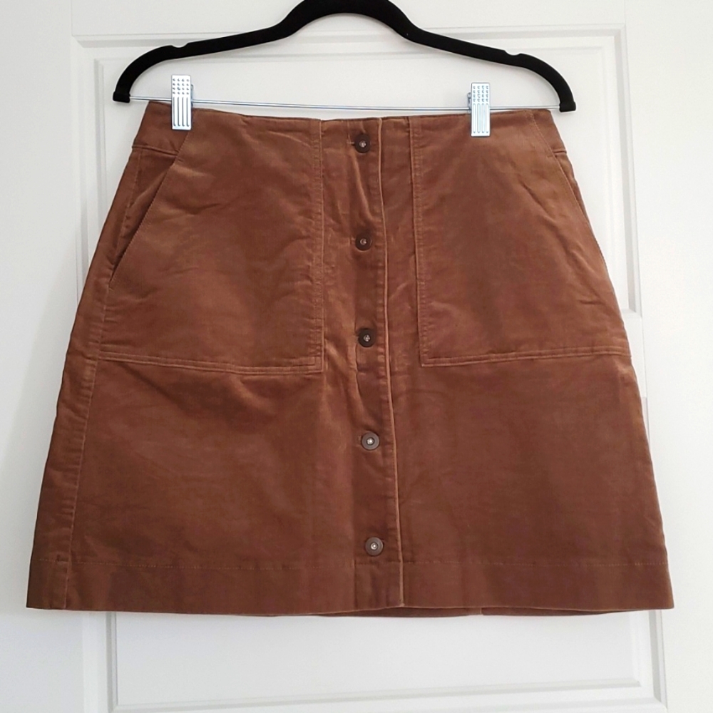Uniqlo Brown Corduroy Skirt (size 6)
